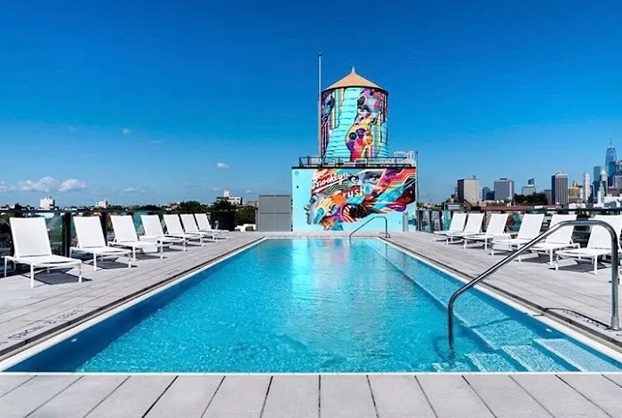 Luxury Apartments LIC Picture 1