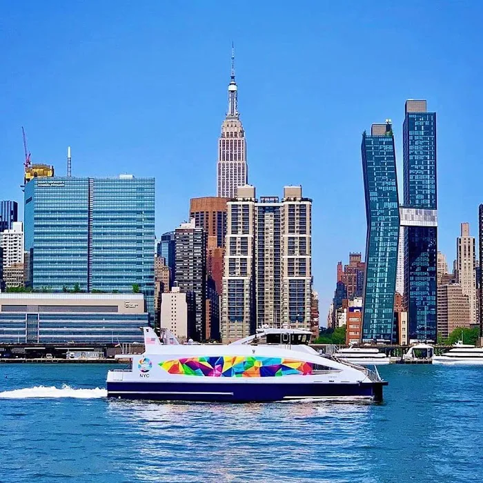 Luxury Apartments LIC Picture 2