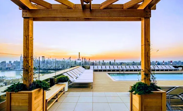 Luxury Apartments LIC Picture 10