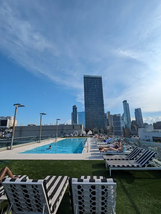 ARC Luxury Long Island City Apartments Picture 4