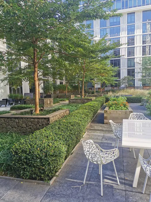 ARC Luxury Long Island City Apartments Picture 6
