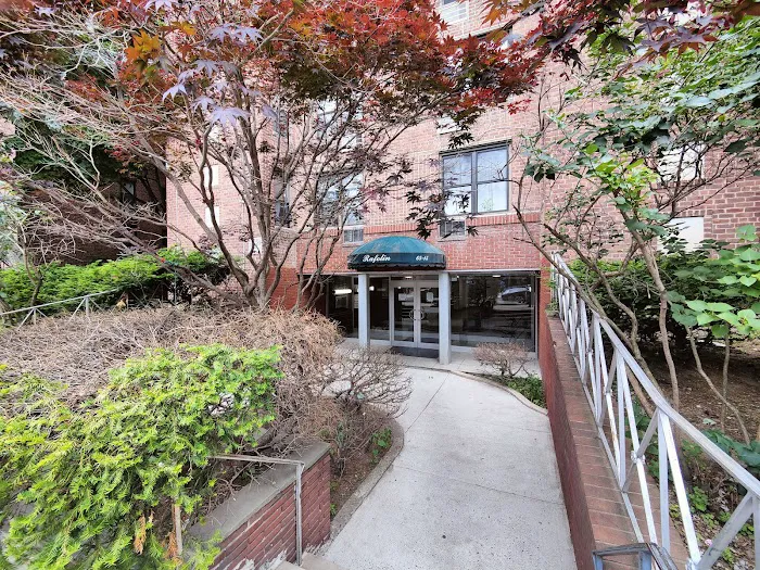 WOODSIDE REAL ESTATE Picture 1