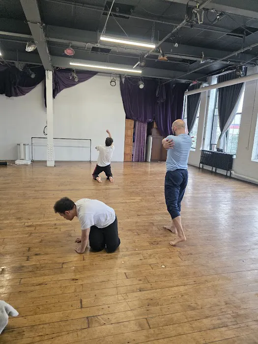 Silks Building Picture 5