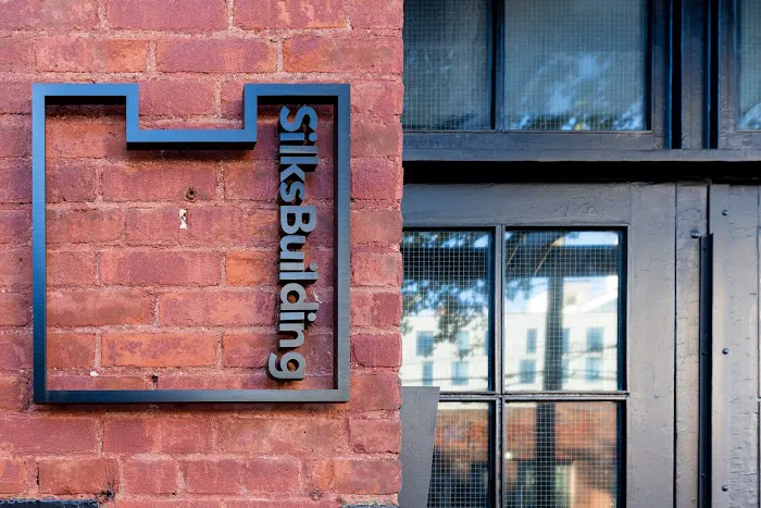 Silks Building Picture 9