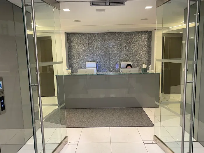 Emerge212 - Premium NYC Office Space Rentals & Meeting Rooms - 3 Columbus Cir Picture 4