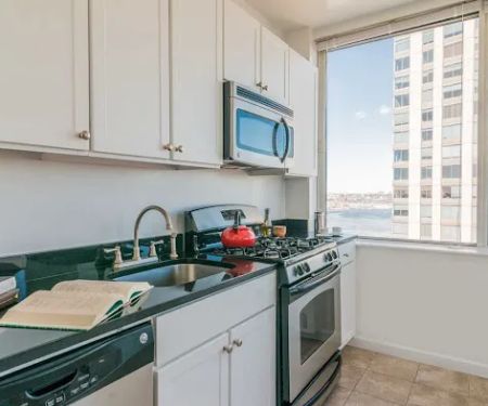 180 Riverside Boulevard Apartments
