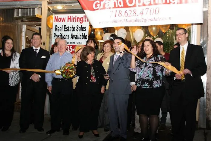 Century 21 Amiable II - Glendale Picture 2