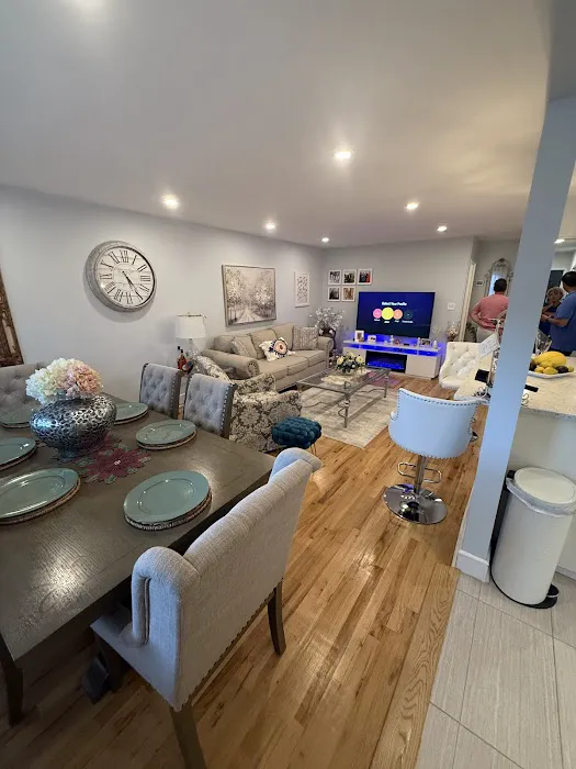 Concrete Jungle Realty Picture 5