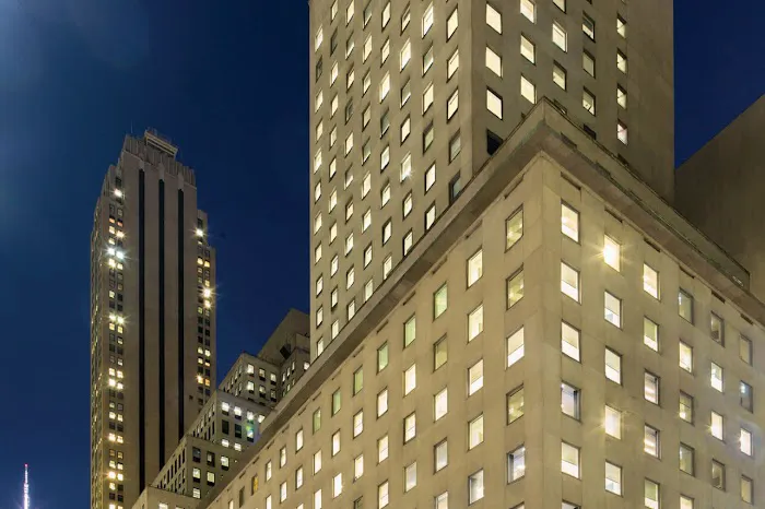 530 Fifth Avenue Picture 5