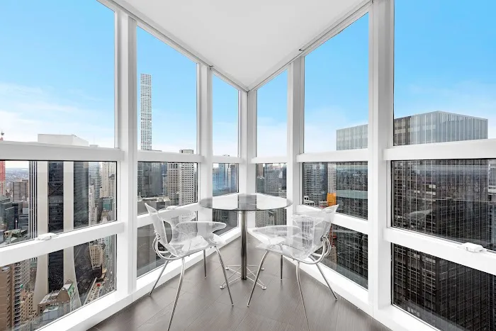 Metropolitan Tower Sales and Leasing Picture 1