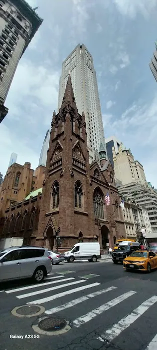 650 Fifth Avenue Management Office Picture 1