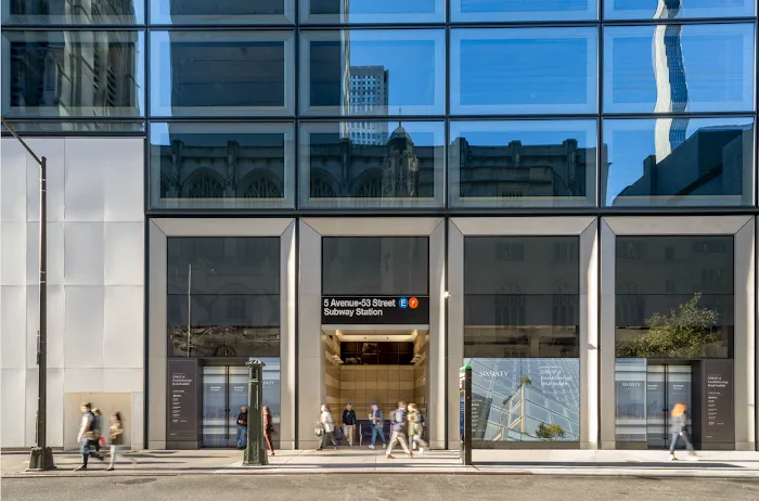 660 Fifth Avenue Picture 4