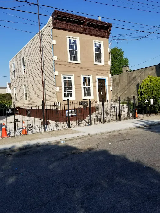 Higgins Realty Group, LLC Picture 6