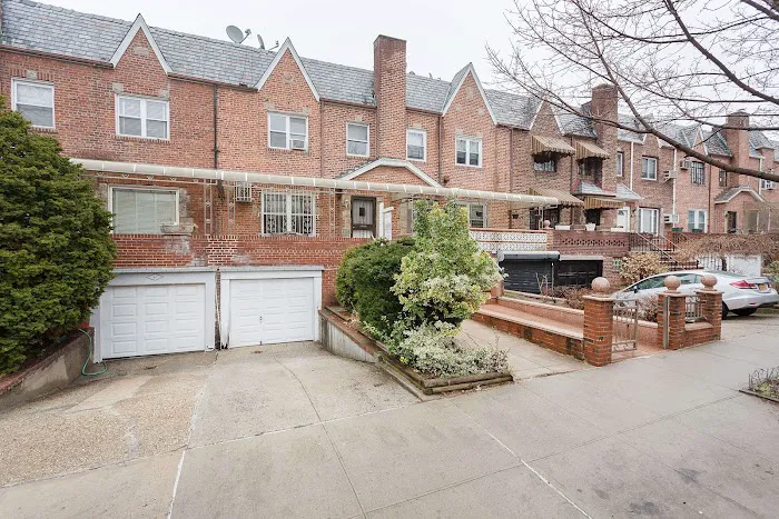 Vasilis Kokoris | Queens Real Estate Broker Picture 7