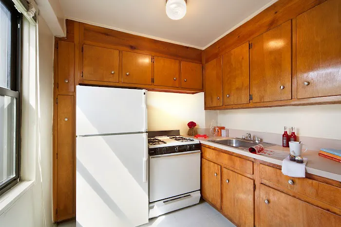 Kings and Queens Apartments Picture 9