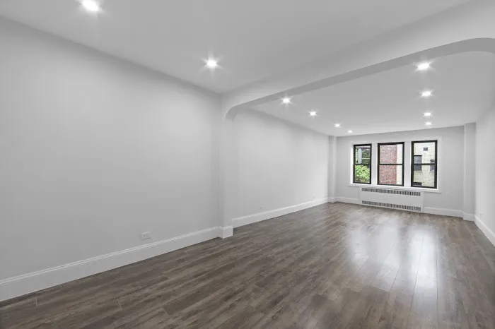 PROPERTIES LOGAN REAL ESTATE Picture 6