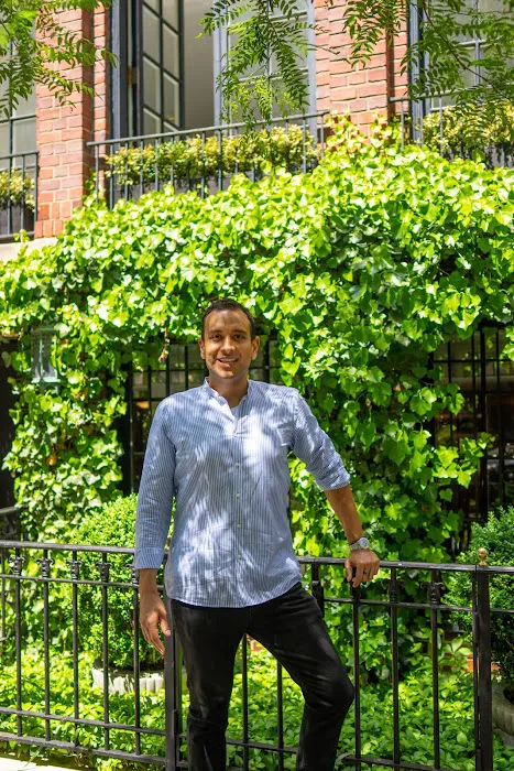 Gonzalo Sabogal at Keller Williams Realty Landmark II Picture 3