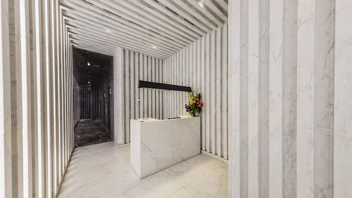 693 Fifth Avenue Picture 2