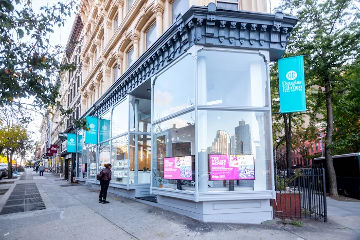 Rebekah Carver at Douglas Elliman Real Estate Picture 10