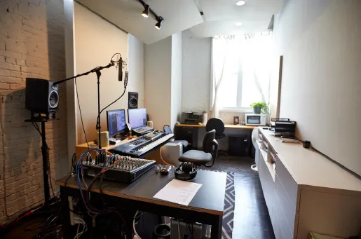 NY Studio Factory Picture 9