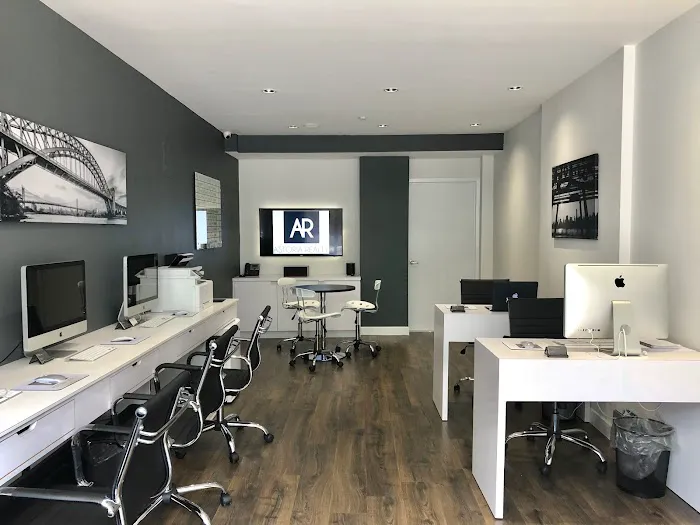 Astoria Realty Picture 1