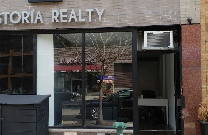 Astoria Realty Picture 5