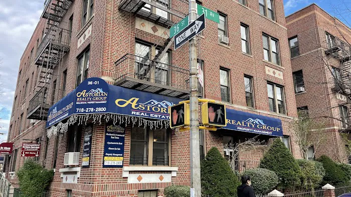 Astoria Realty Picture 3