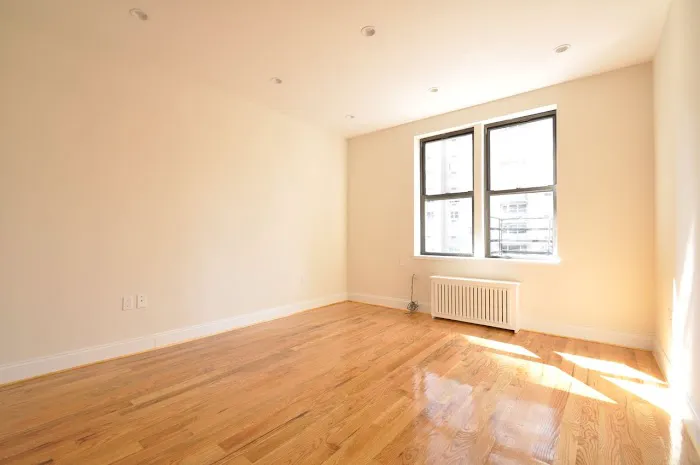 Harlington Realty Picture 6