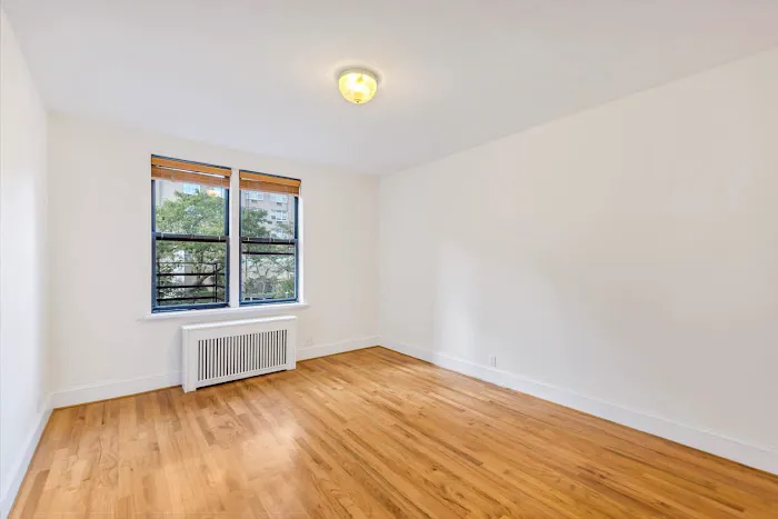 Harlington Realty Picture 5