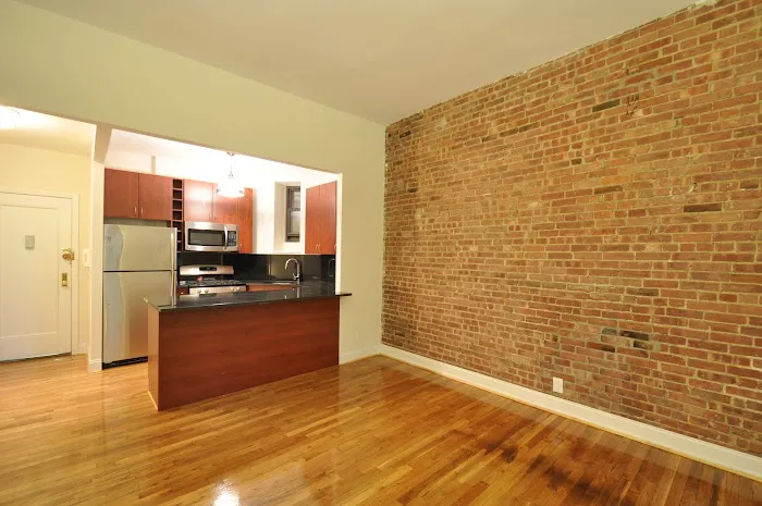 Harlington Realty Picture 9