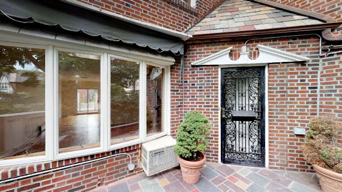 Metro Garden Realty Inc. Picture 5