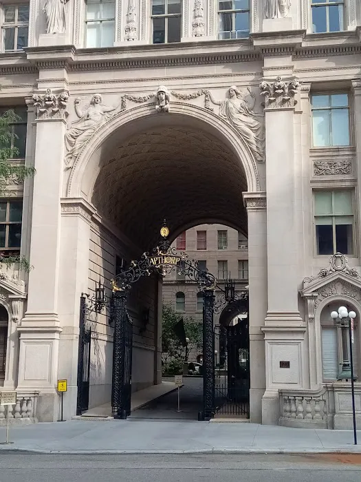 Apthorp Gate House Picture 2