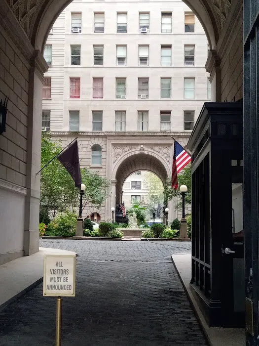 Apthorp Gate House Picture 3