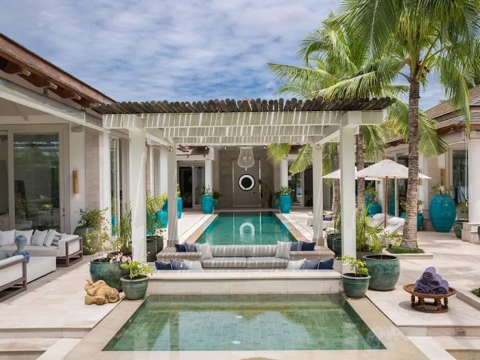 Luxian International Realty Picture 6