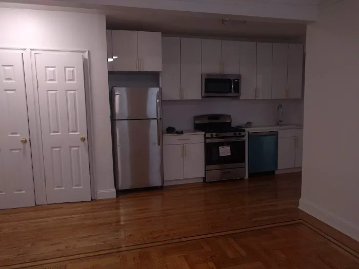 Zuz Realty Picture 2