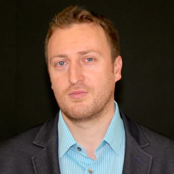Baris(Ben) Unver - Realty Quest New York Inc - Astoria , L.I.C, Woodside, Sunnyside Picture 3
