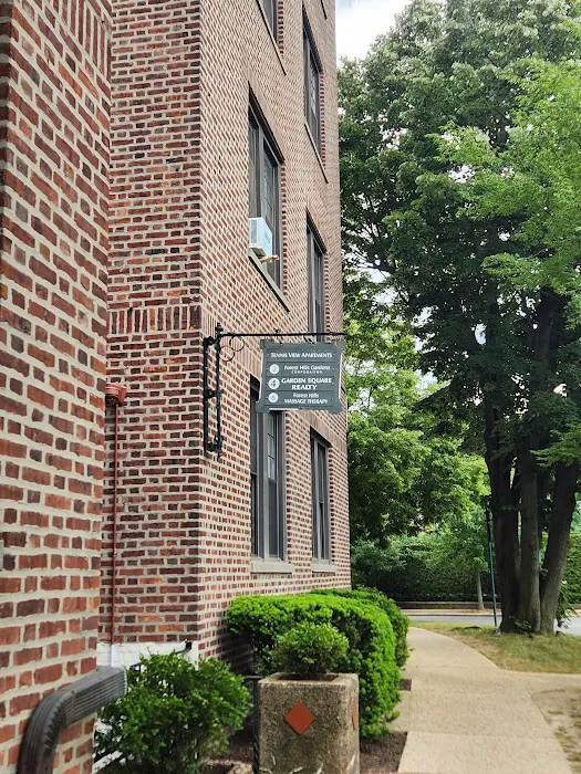 Garden Square Realty Inc Picture 3