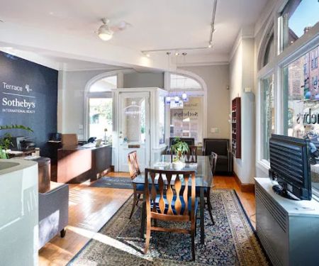 Terrace Sotheby's International Realty: Gallery Office
