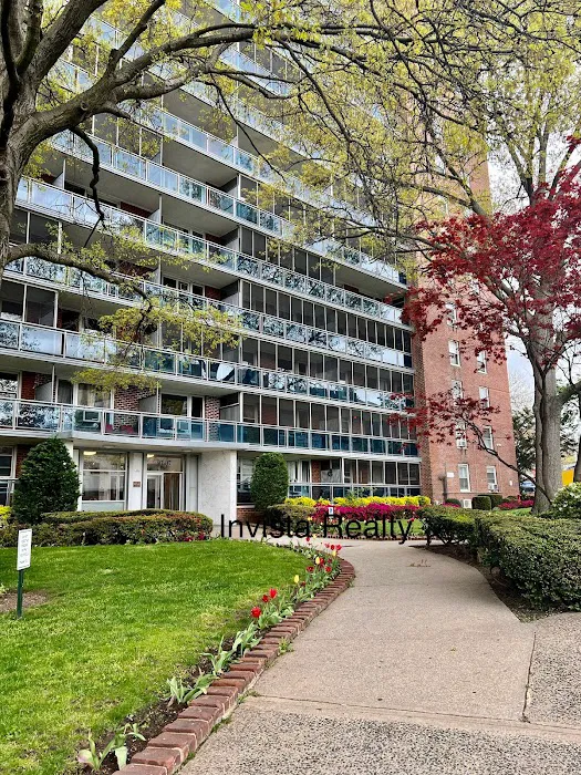 Invista Realty LLC Picture 2