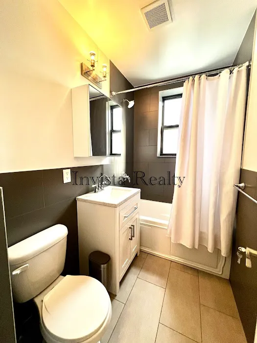 Invista Realty LLC Picture 6