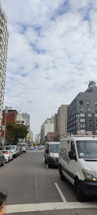 555 Madison Avenue Picture 1