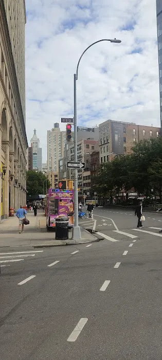 555 Madison Avenue Picture 6