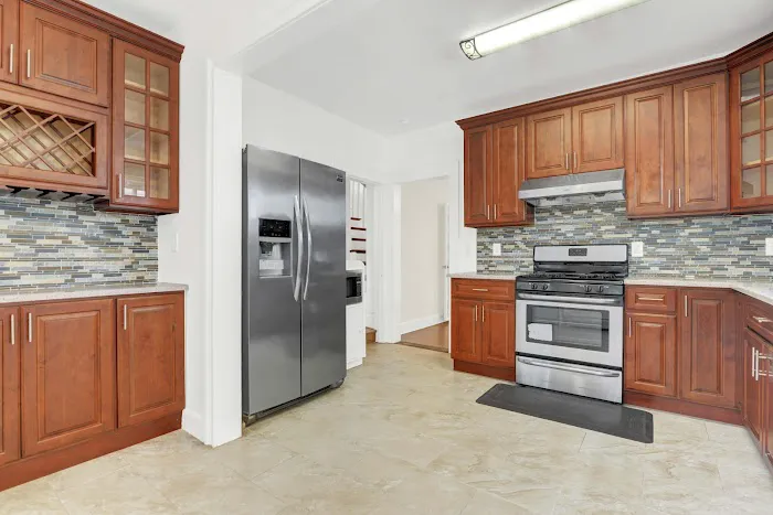 LUCID REAL ESTATE LLC. Picture 3