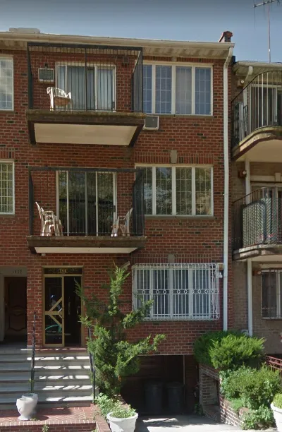 Y H Real Estate Picture 4