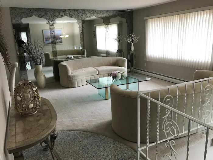 Lisa Berge Licensed Real Estate Broker/Owner Picture 6
