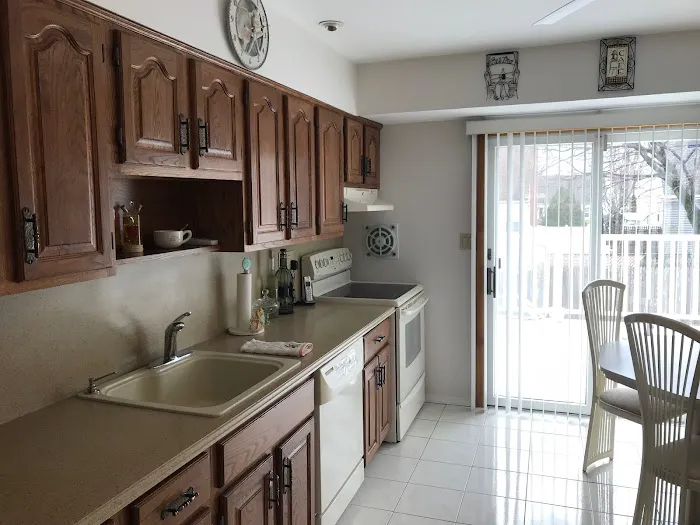 Lisa Berge Licensed Real Estate Broker/Owner Picture 1