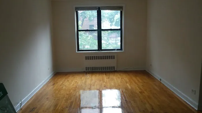 Saxony Towers Realty Picture 2