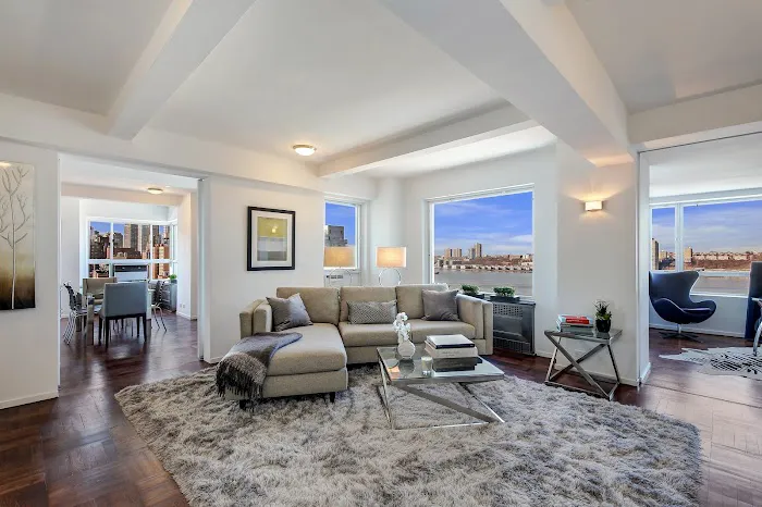 William Bolls, Licensed Associate Real Estate Broker Picture 6