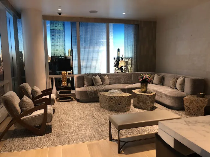Douglas Elliman Real Estate Office in Midtown in New York, NY Picture 6