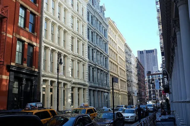 Douglas Elliman Real Estate Office in Midtown in New York, NY Picture 2